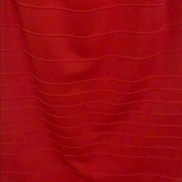 Beautiful red dress - Picture 2 of 3